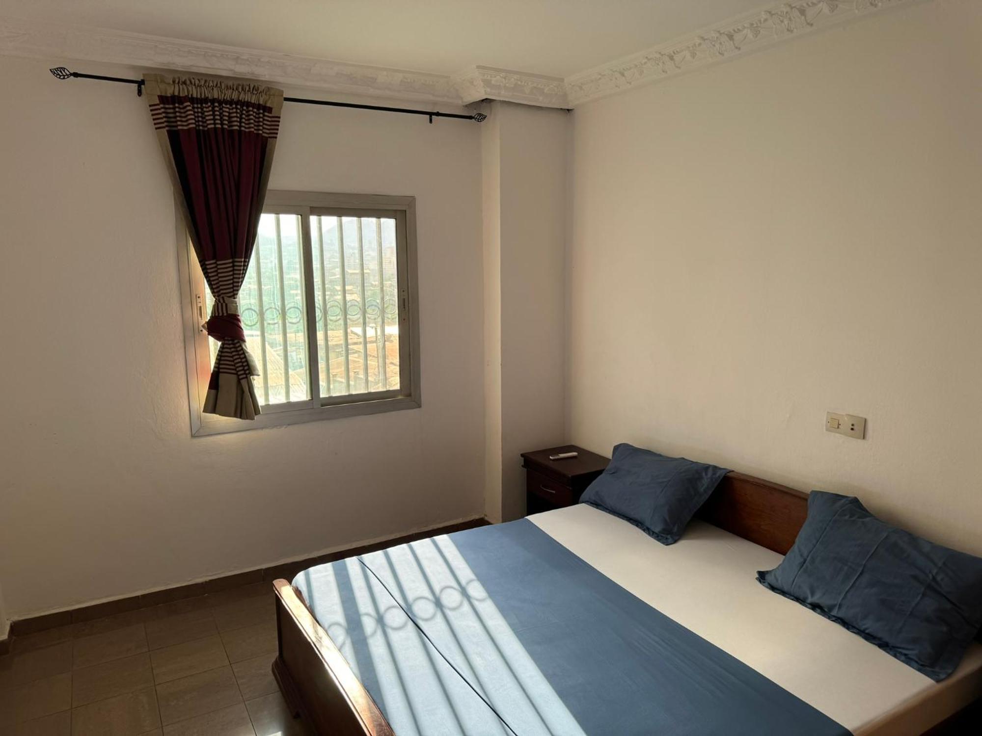 Appartements Modernes, Wifi, Tv - Yaounde, Omnisports Exterior foto